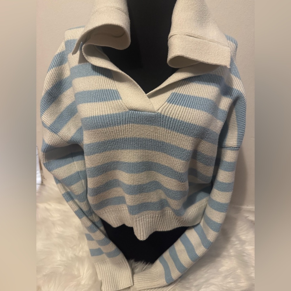 Sincerely Jules  Blue and White Women's Sweater